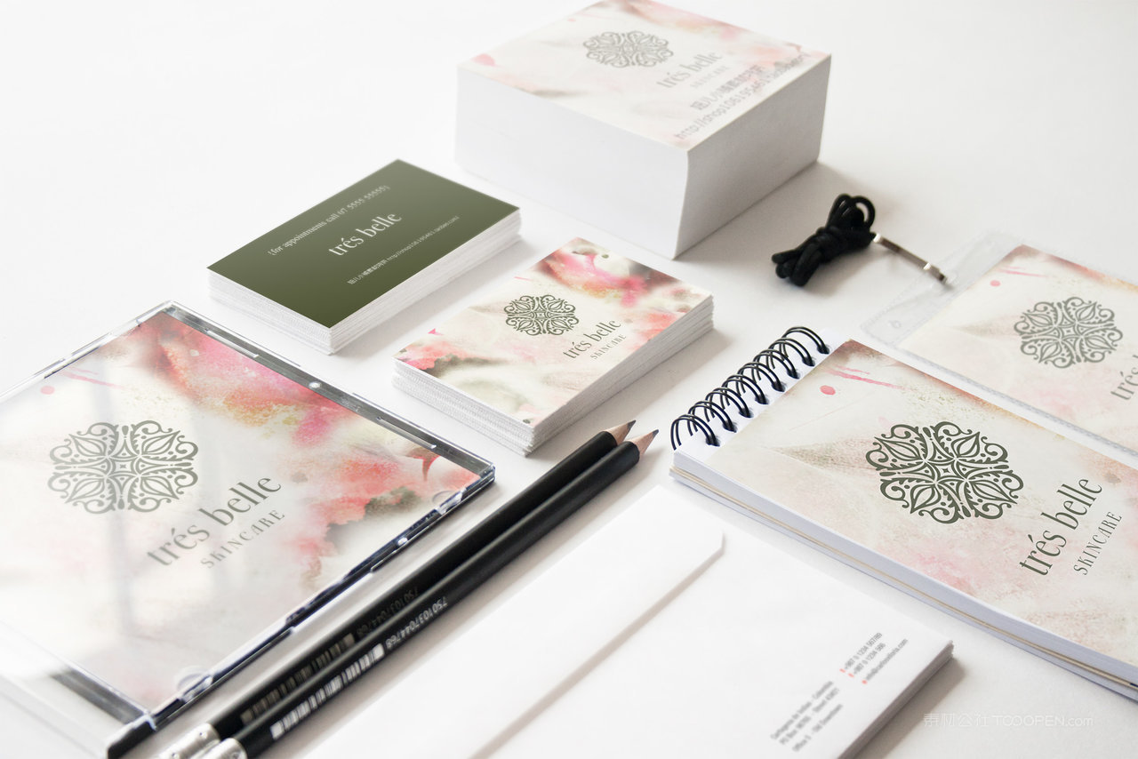 花朵精致办公用品品牌vi样机