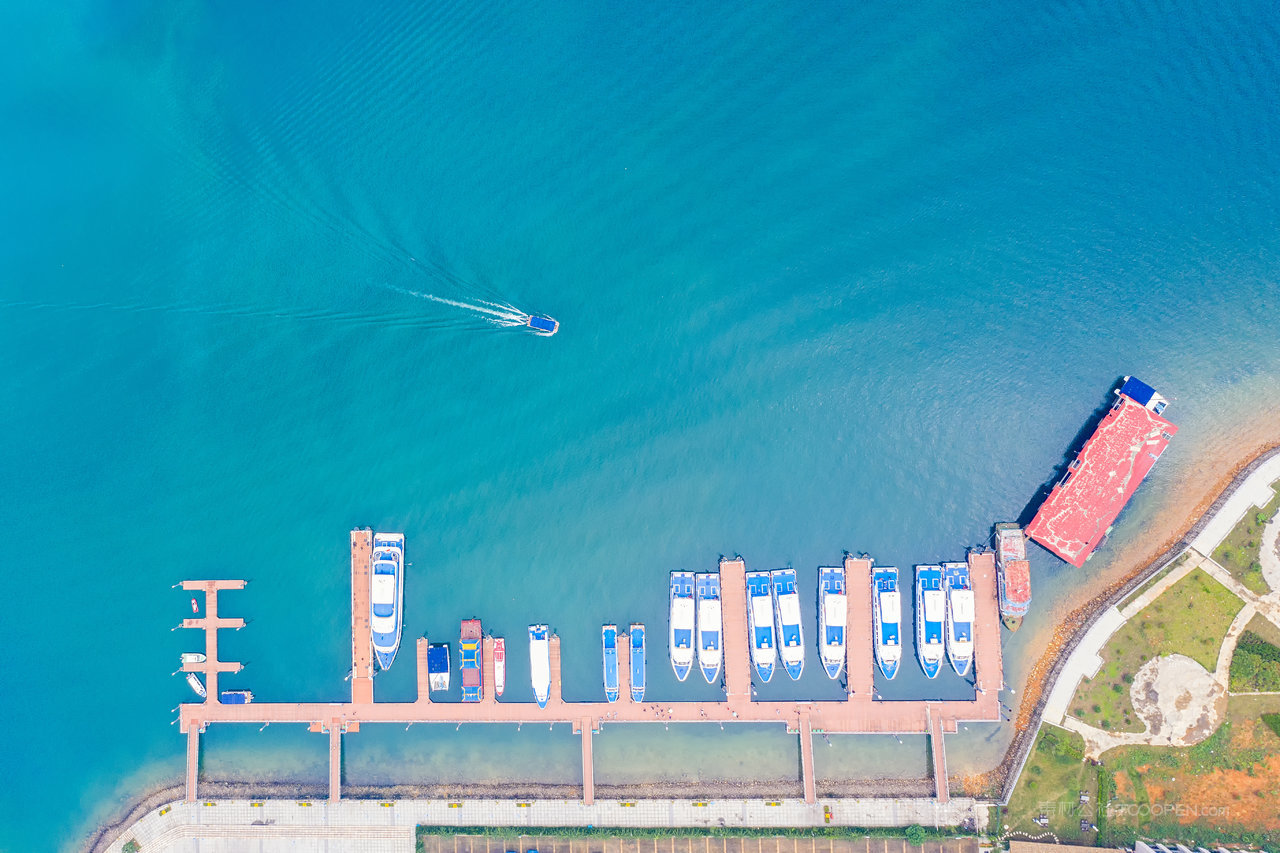 航拍江西九江庐山西海游船码头