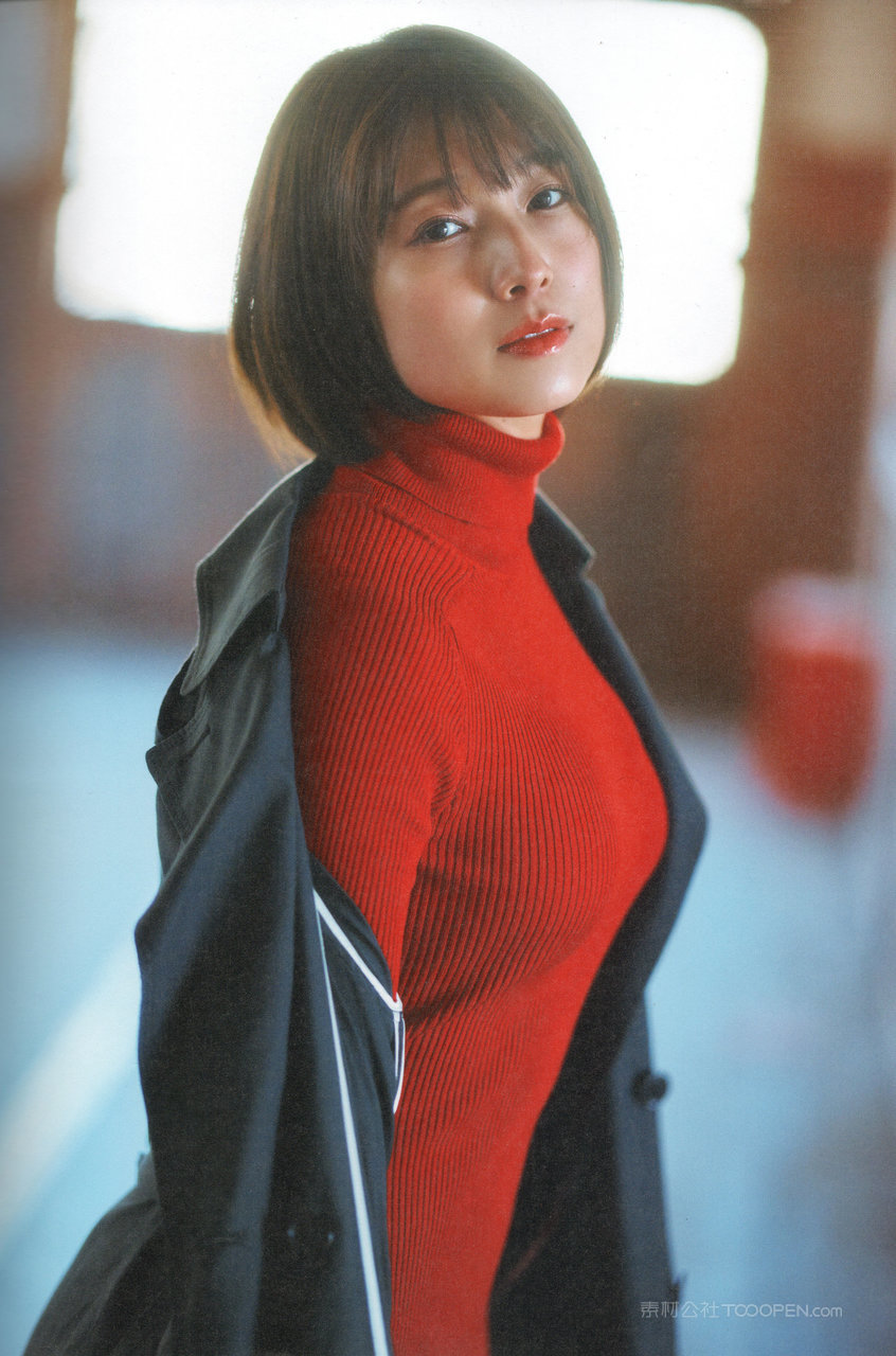 成熟短发美女图片