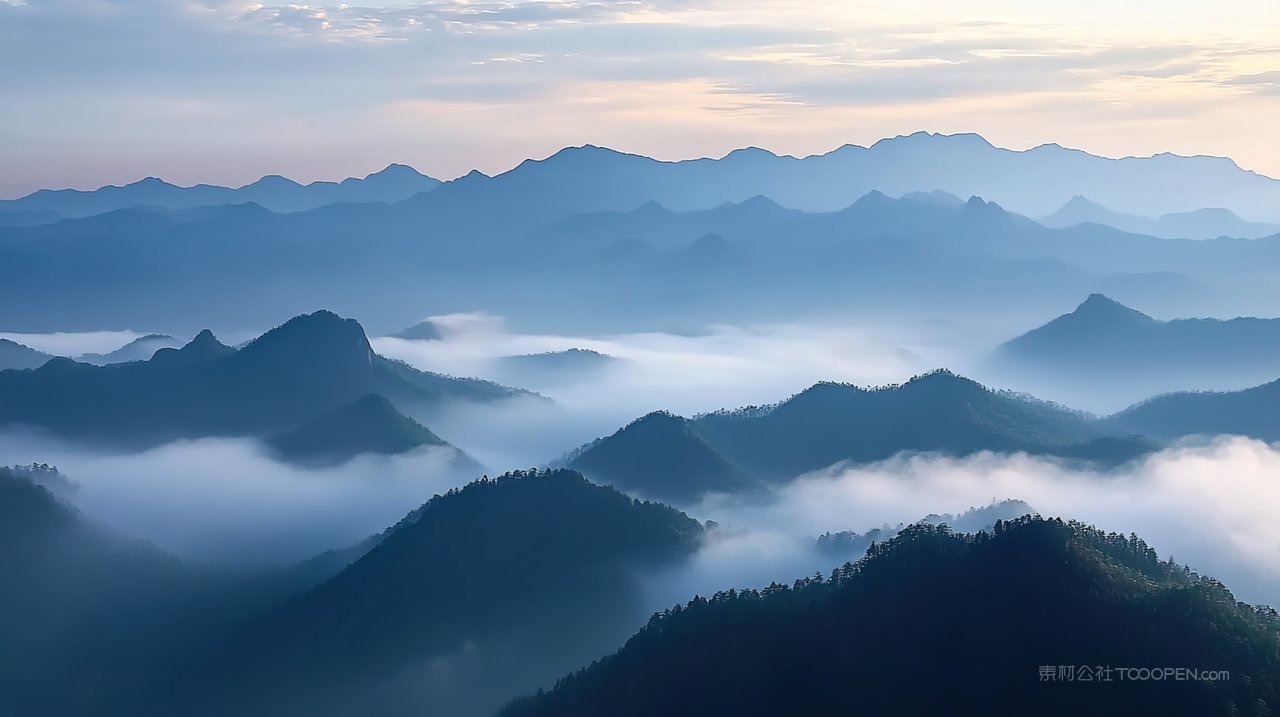 意境高山宁静山峰群山天空山脉风景唯美