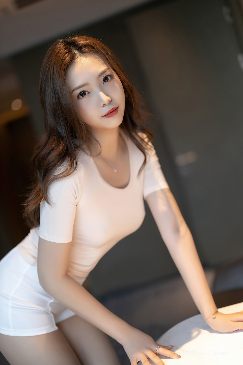 亚洲在线久久国产气质美女自拍高清图片