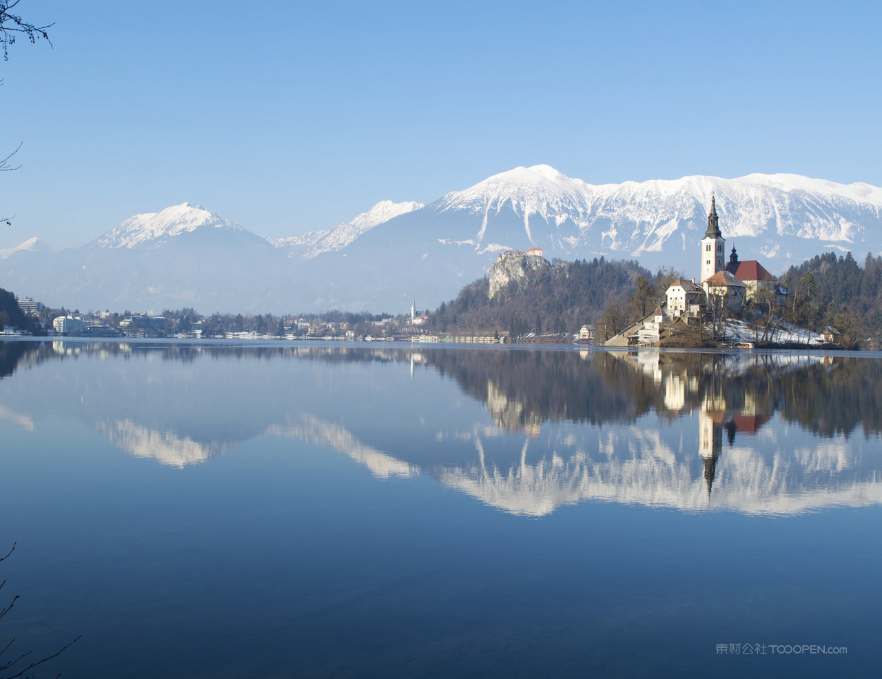 高清雪山风景画图片