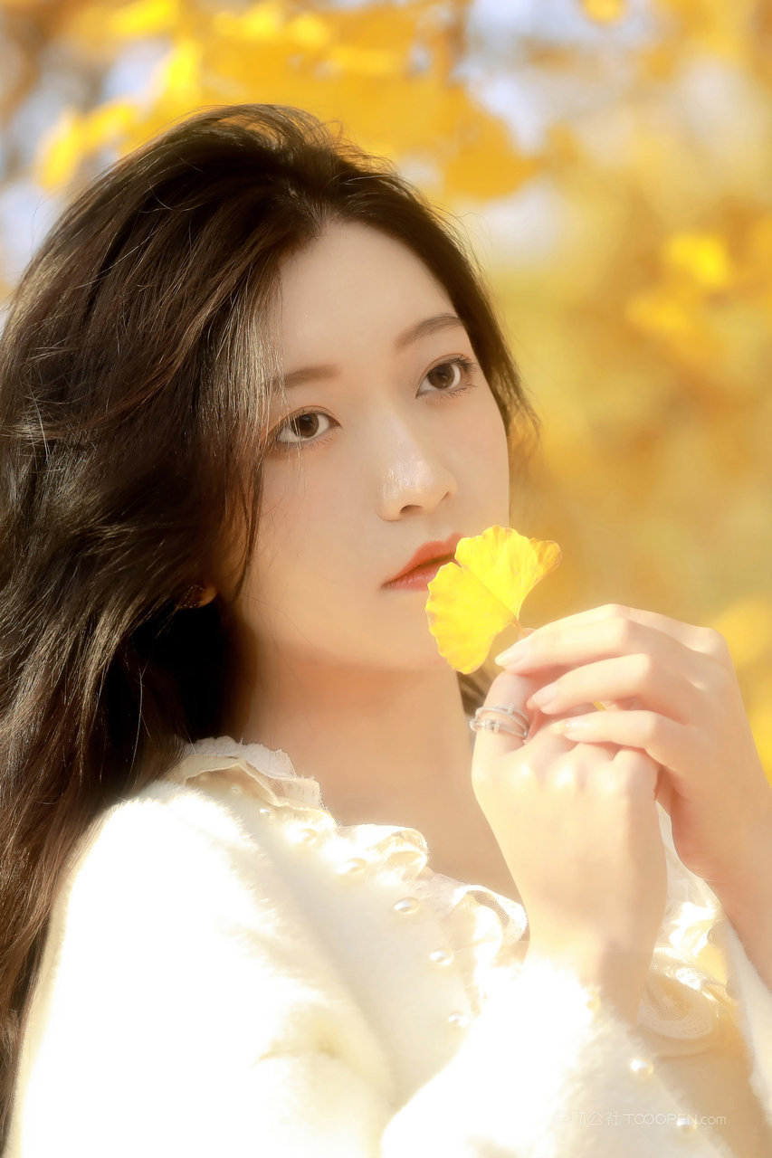 超清甜美小姐姐户外摄影美女图片大全