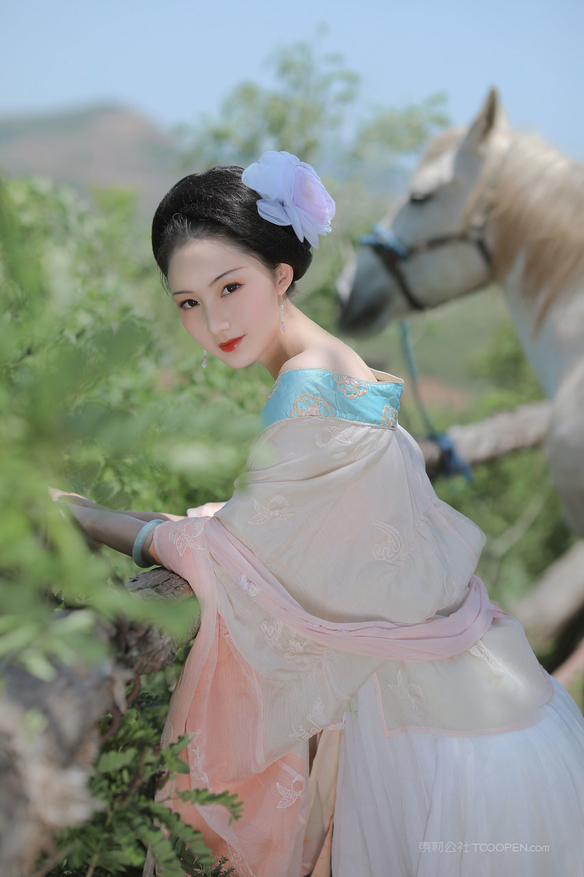 高颜值古风美女图片