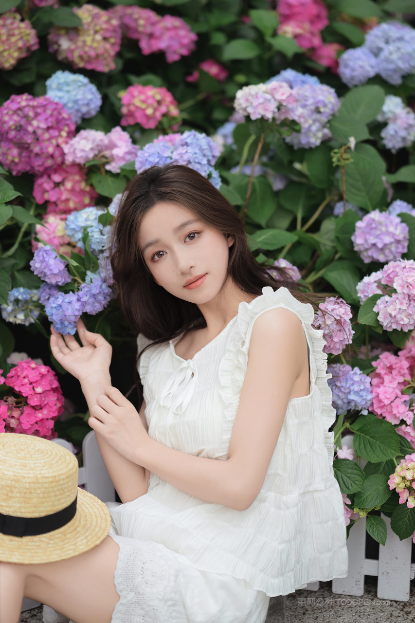 精品国产粉嫩美女少女艺术照写真