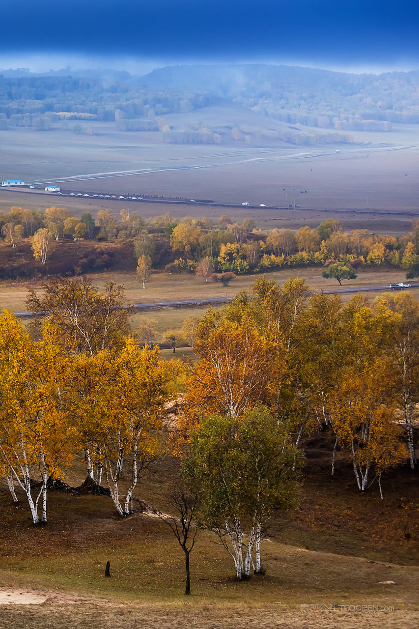 乌兰布统草原金光洒大地