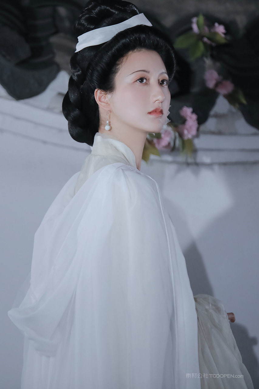 优雅古风女子图片