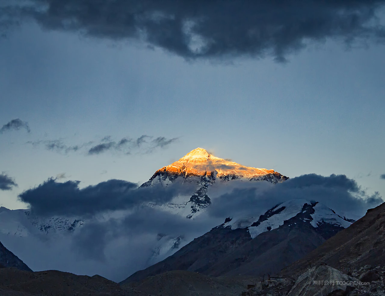 日照金山摄影图片