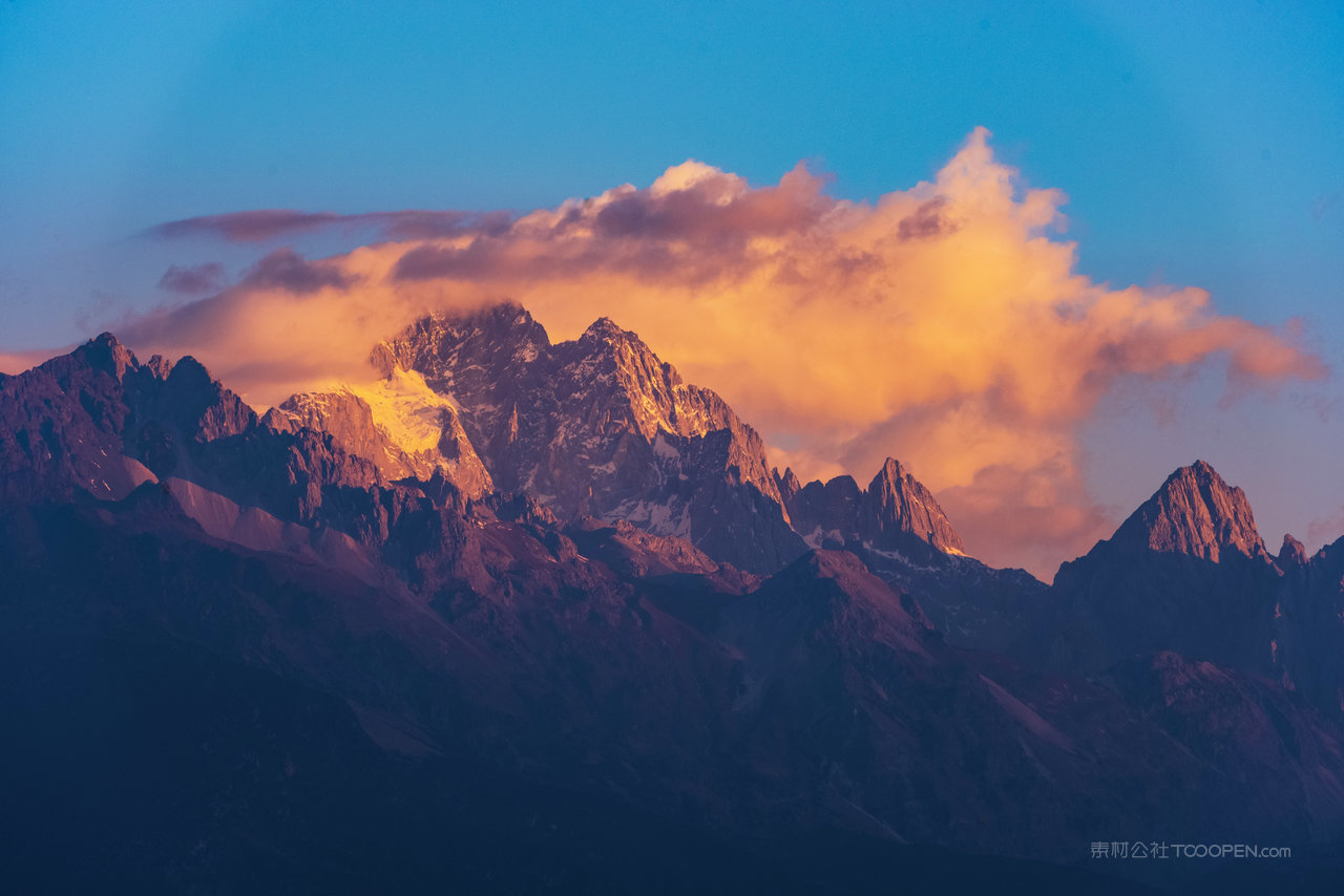 日照金山风景画