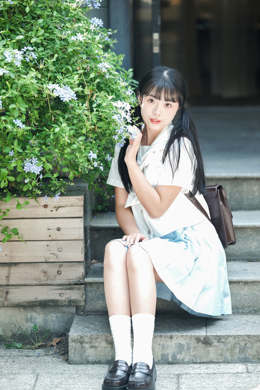 清纯学妹街拍图片