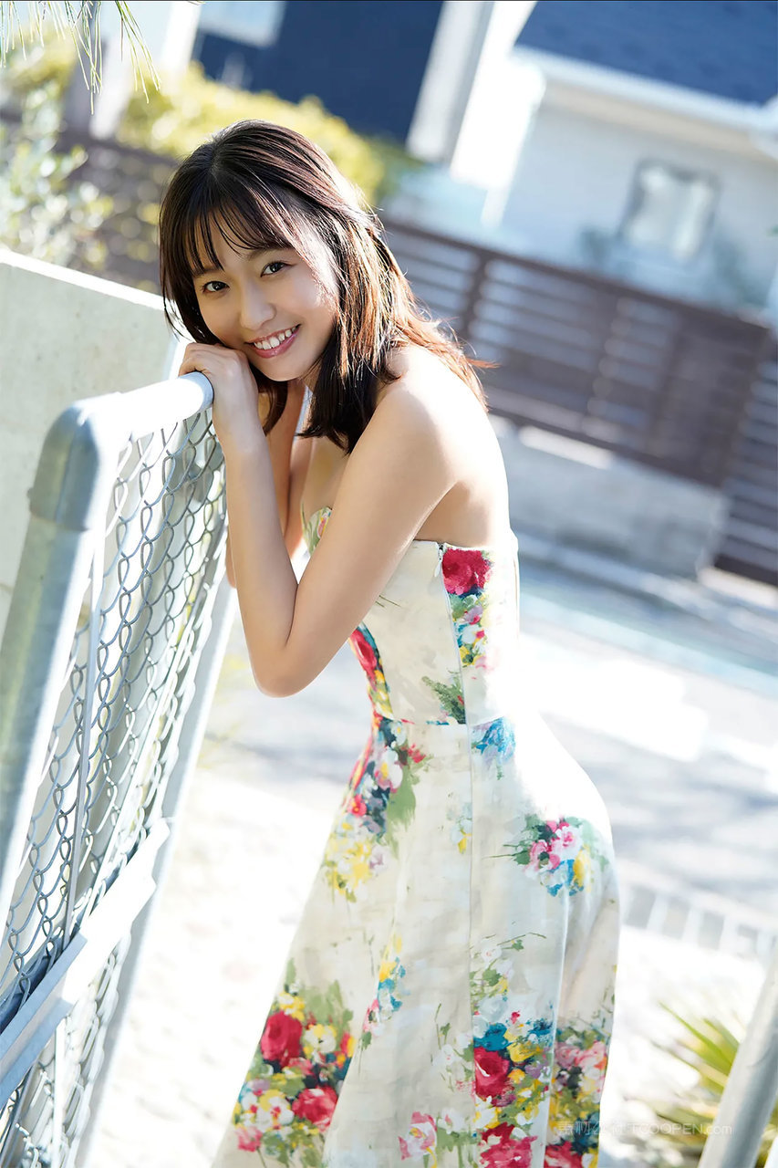 日本甜妹泳装写真图片