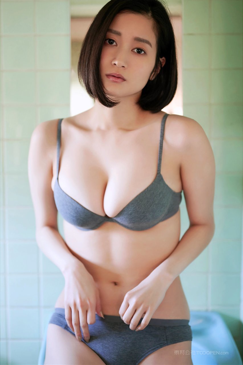丰满美女唯美写真