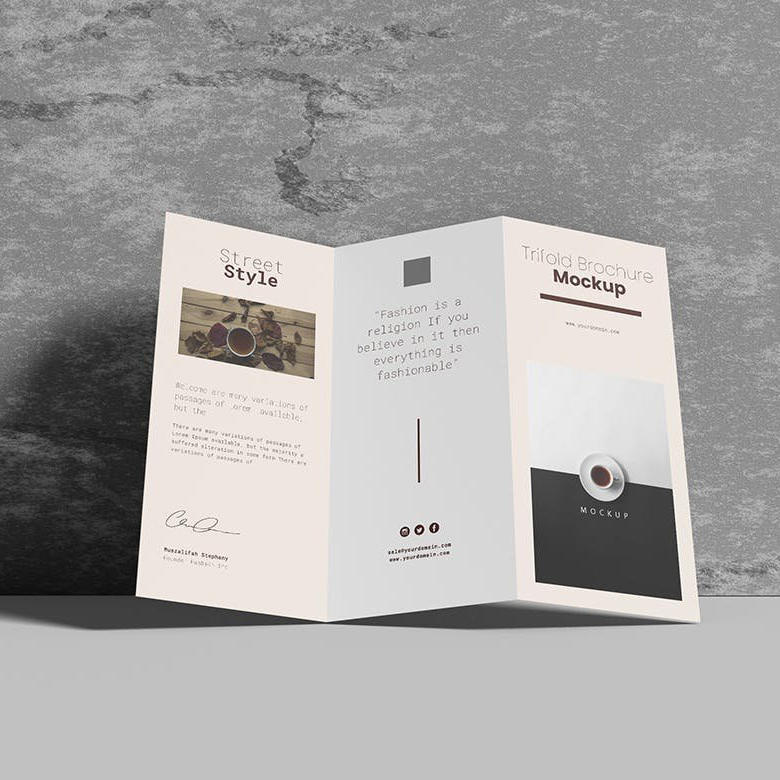 透视图三折页小册子样机