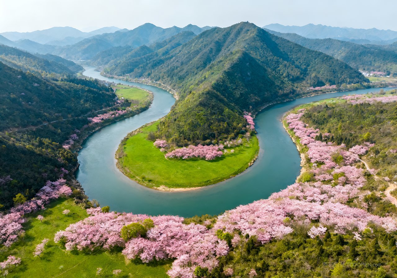 河流天空春天春意风景自然意境山峰