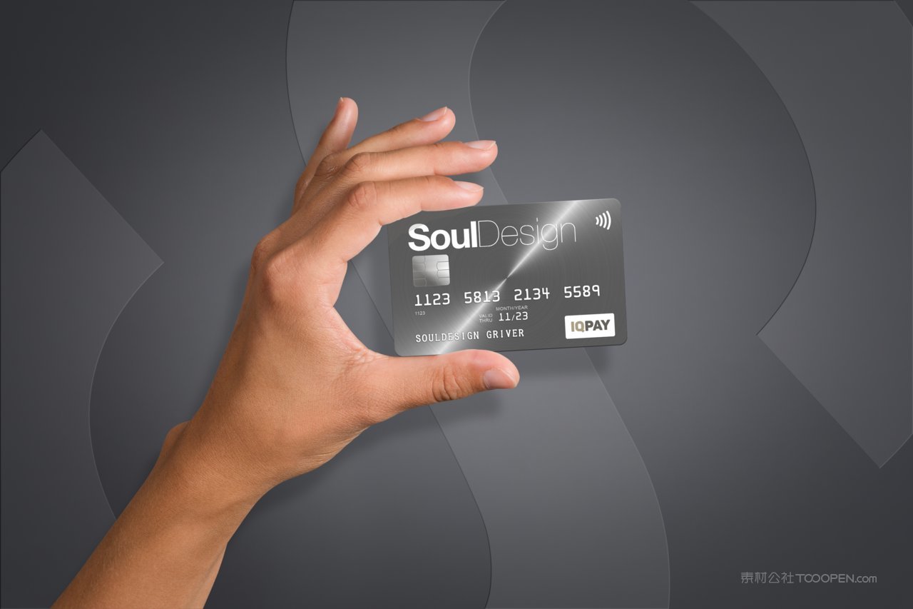 手拿银行卡样机