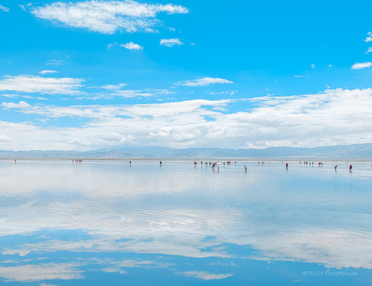 西藏茶卡盐湖摄影图片