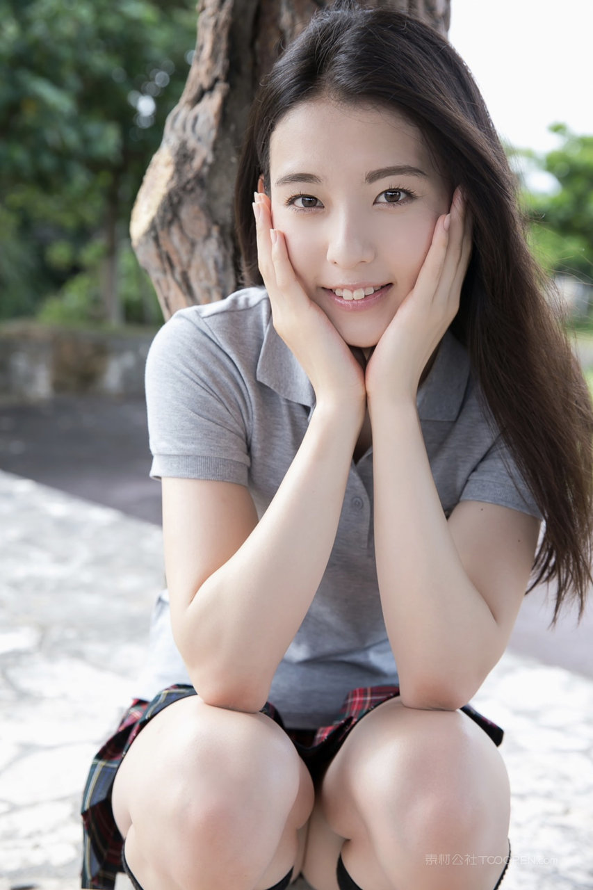 日本绝色美女高中生清纯艺术照