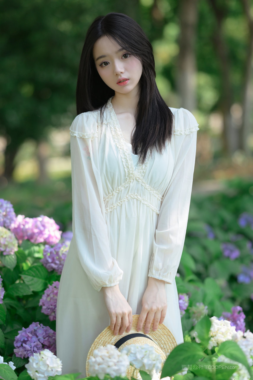 甜美小仙女花园摄影图片