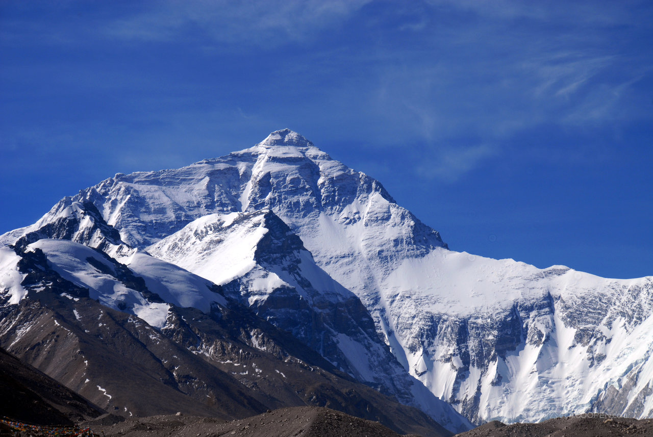 西藏珠穆朗玛峰图片