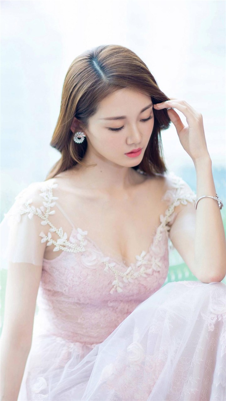 《芳华》女主角苗苗高清写真图片