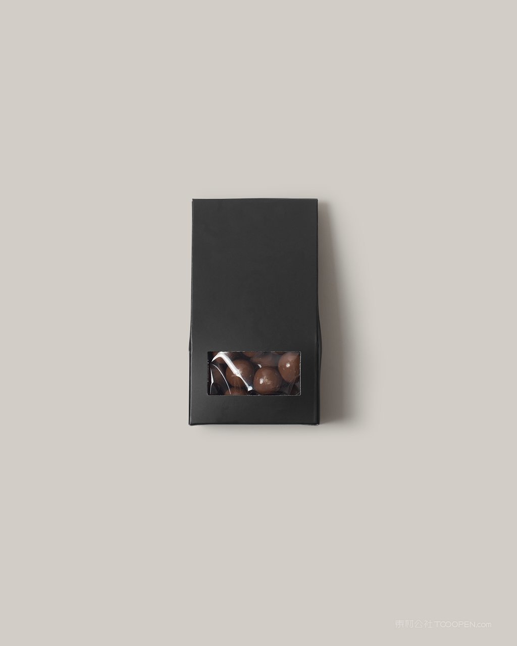 黑色坚果食品包装样机