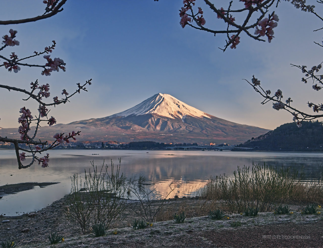 雪山山脉风景画素材