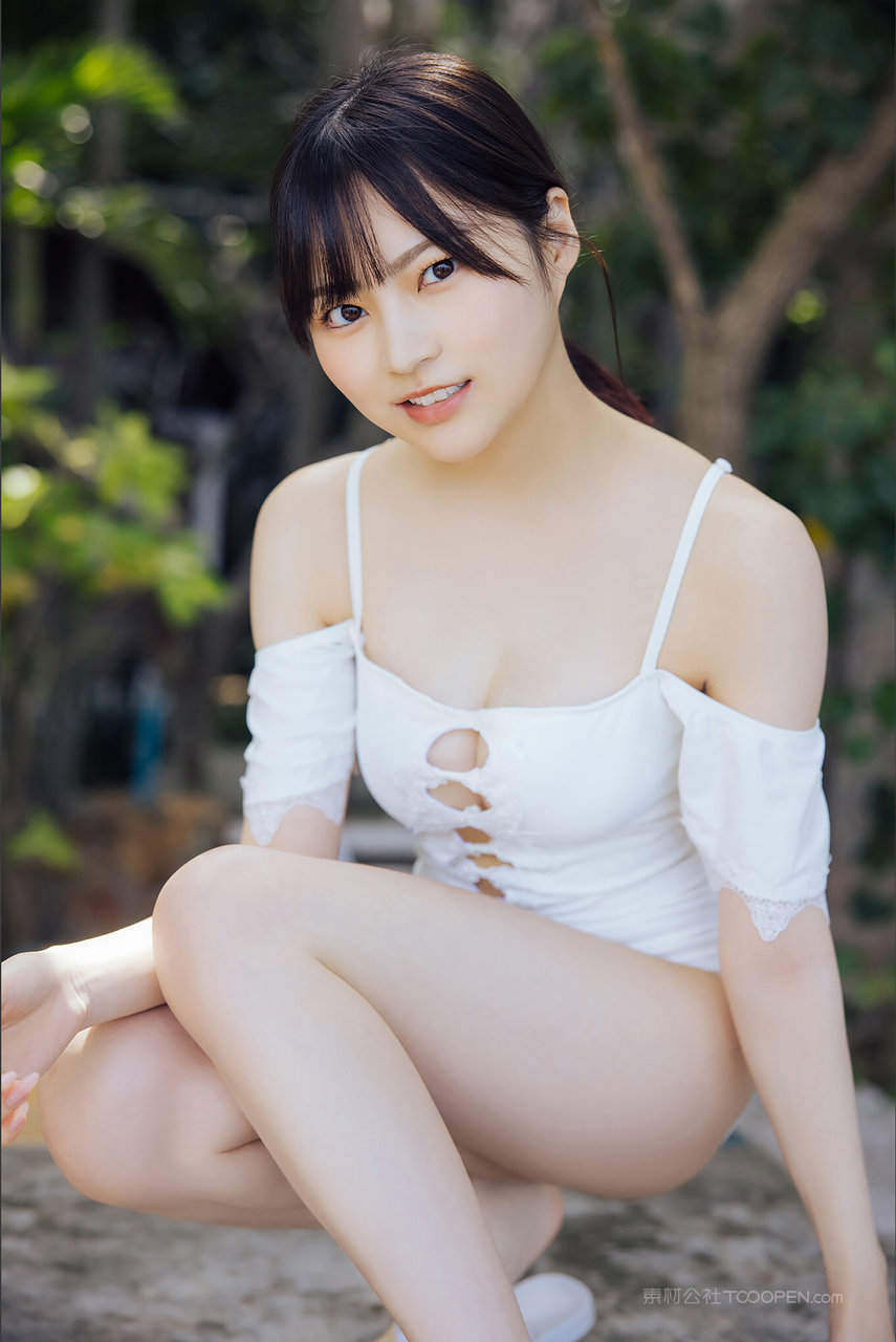 唯美泳装美女特写图片