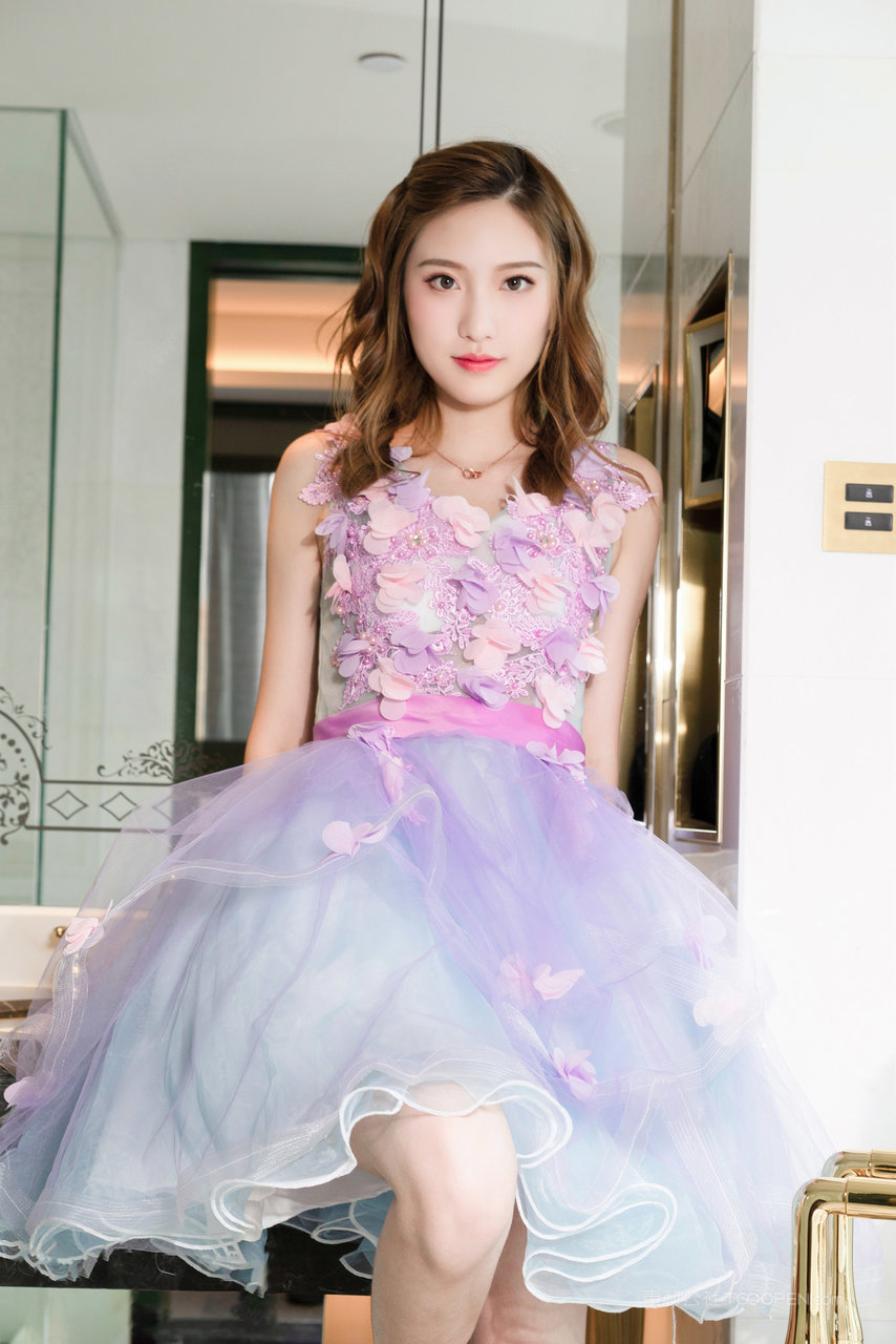 国色天香气质美女芊芊高清无水印私拍图片