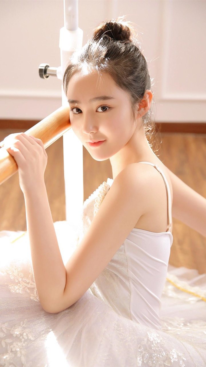 国内高颜值粉嫩小姐姐美女跳舞图片大全