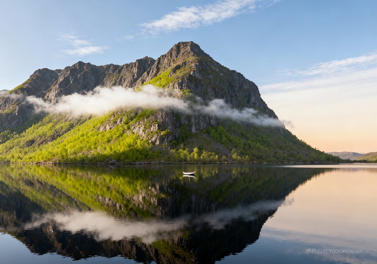 春天山峰天空意境自然春意河流风景