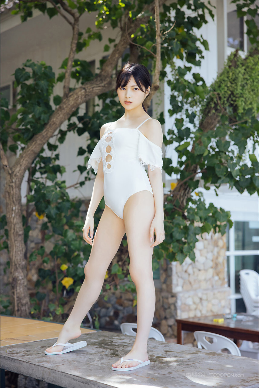 高清泳装美女大图