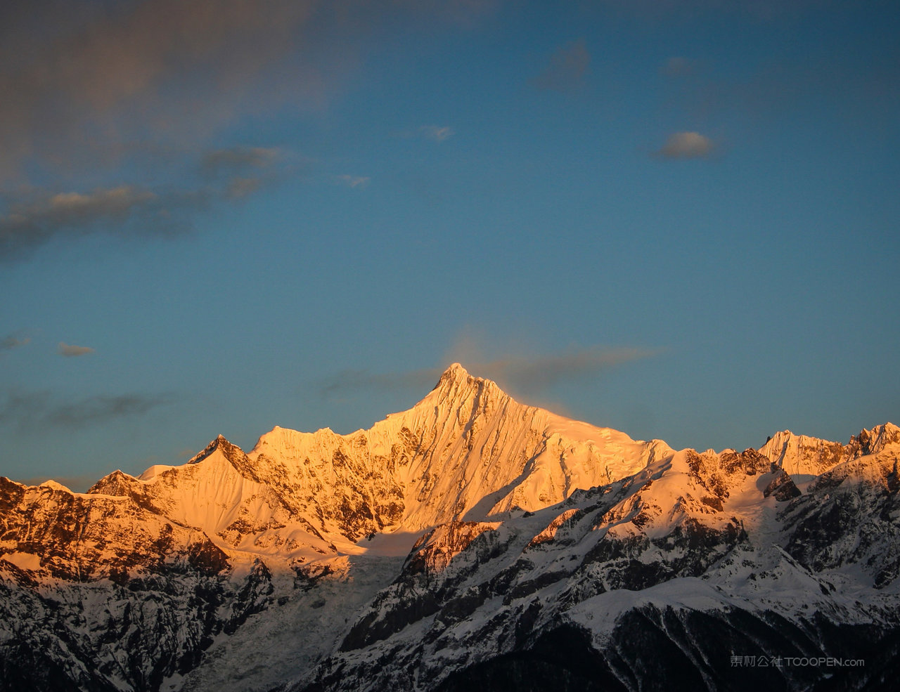 雪山风景画图片素材