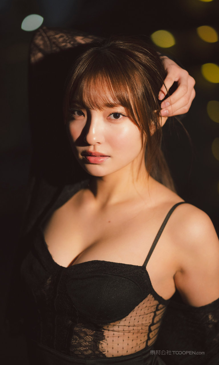 胸大的日本成熟女人艺术照