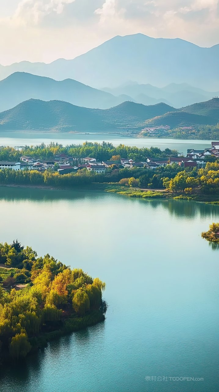 高山山脉山峰意境群山宁静唯美风景天空