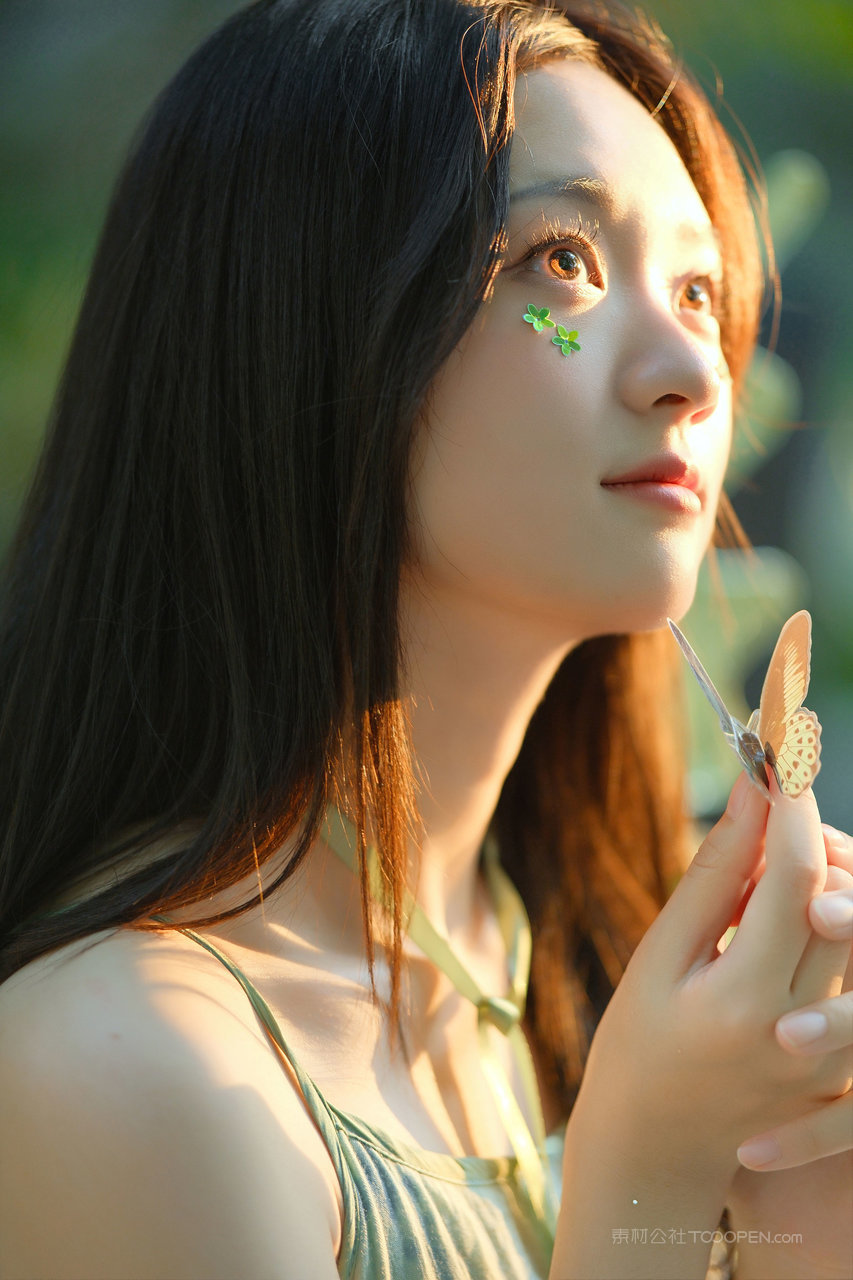 高颜值漂亮女生壁纸图片