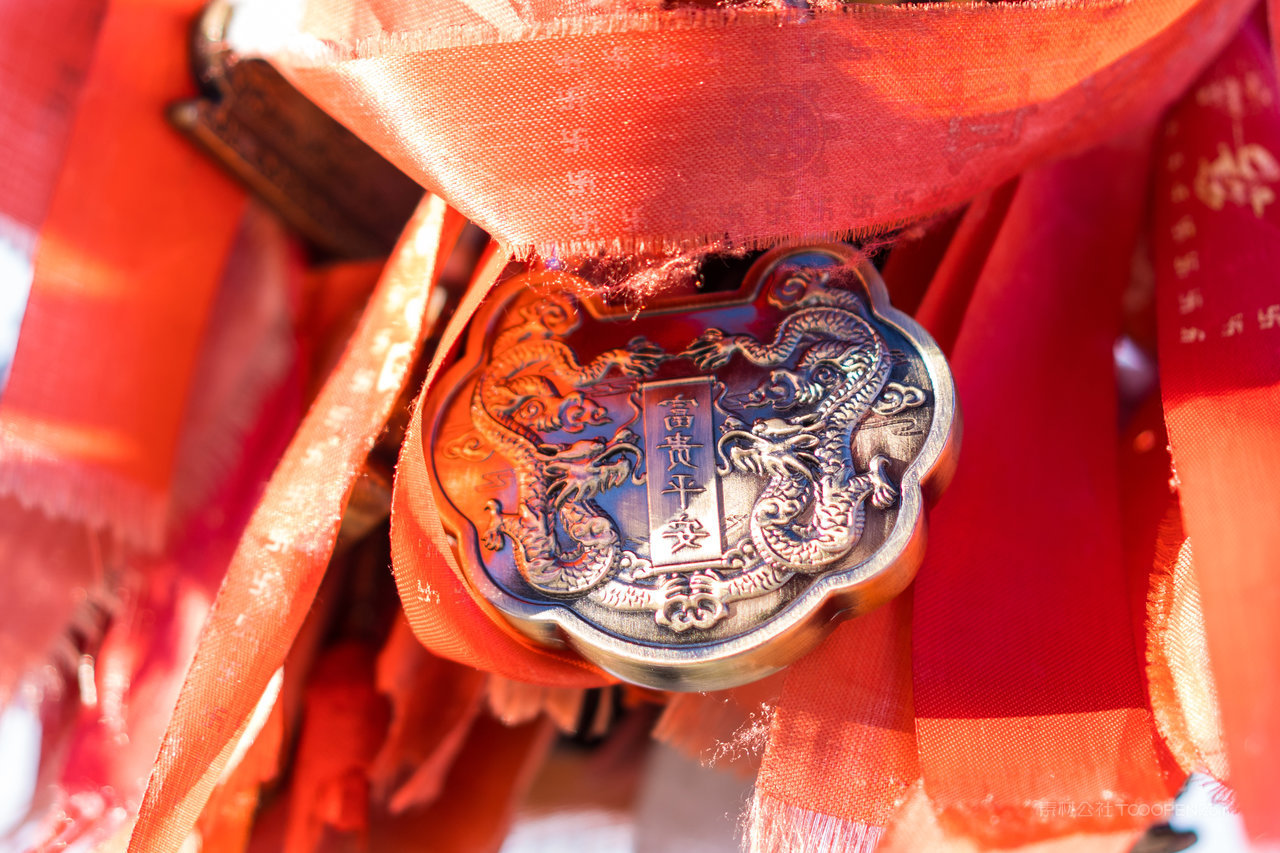 峨眉山同心锁摄影图片