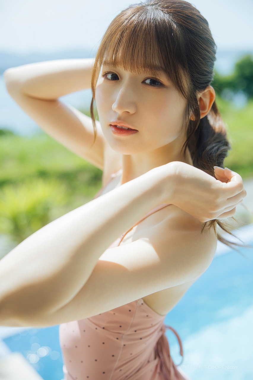 日韩泳装美女高清下载