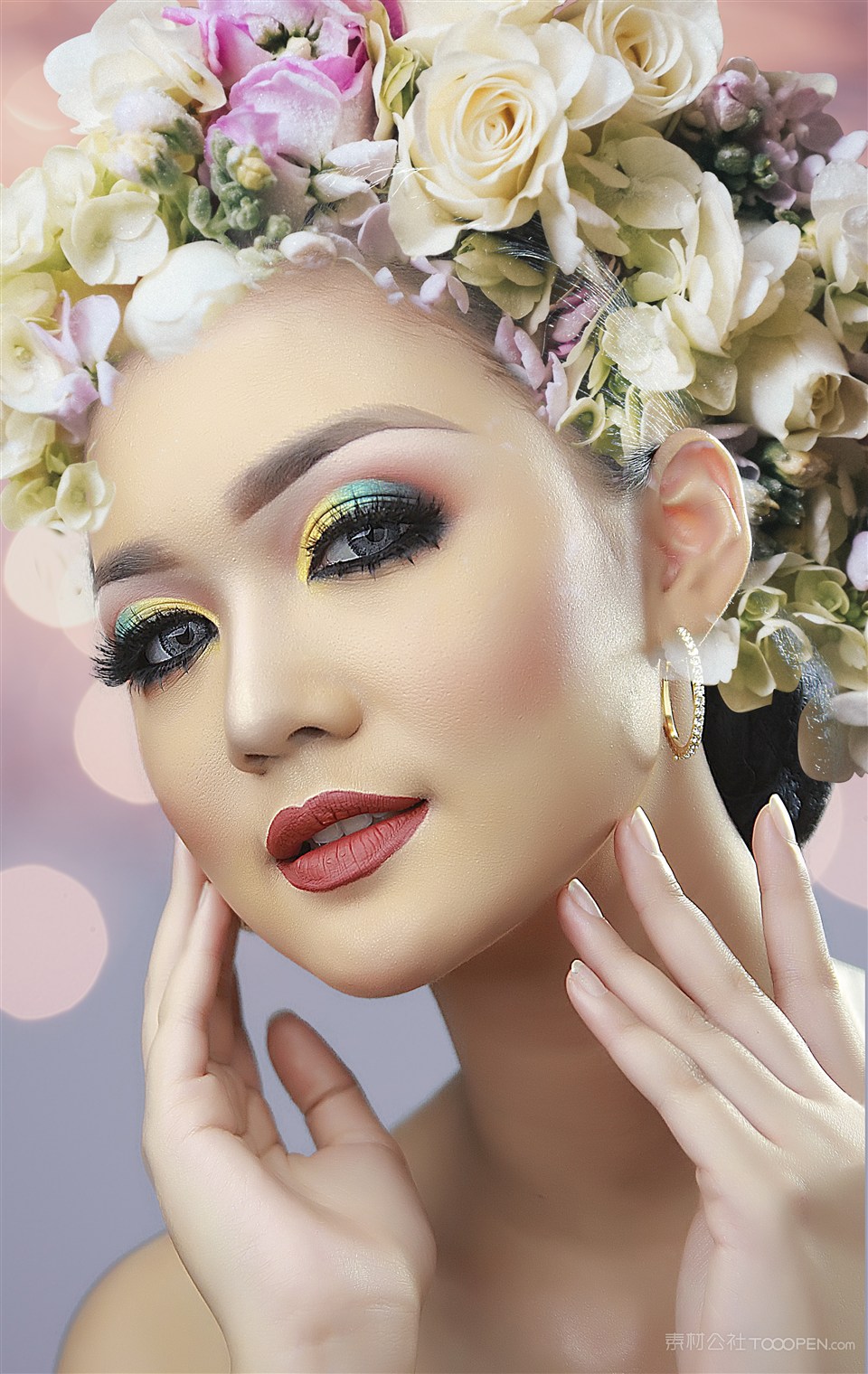 头上戴满鲜花亚洲美女摄影艺术写真图片