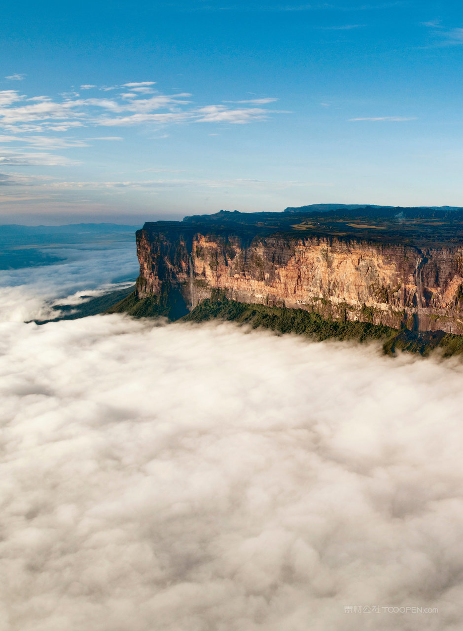 雄伟的罗雷马山