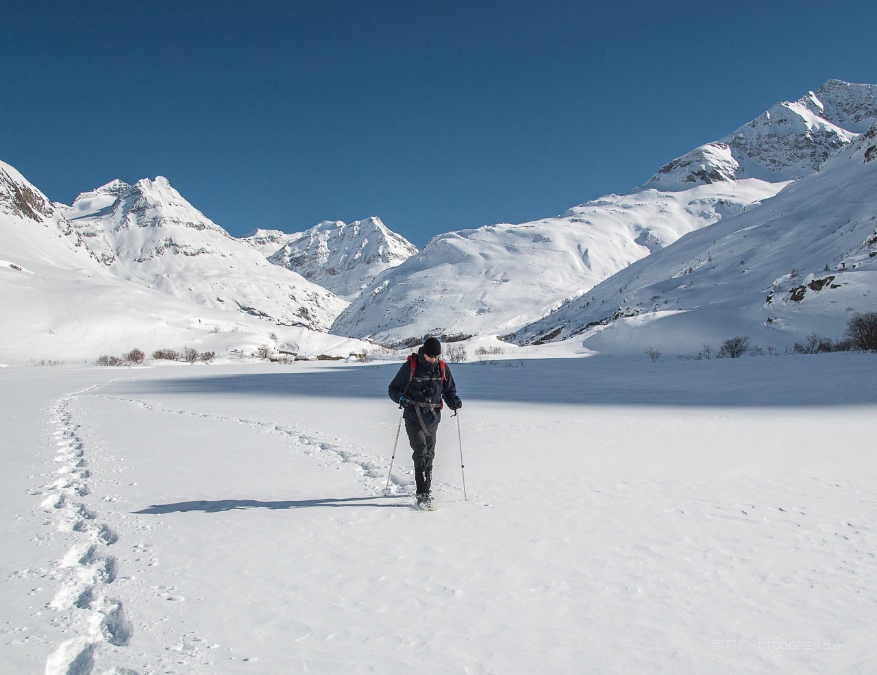 唯美雪山风景画图片