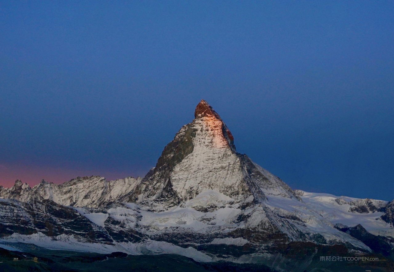 唯美瑞士山脉山林图片