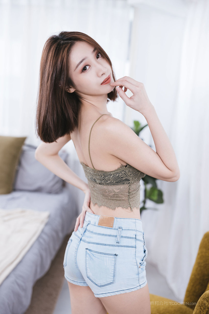 高清牛仔裤美女摄影