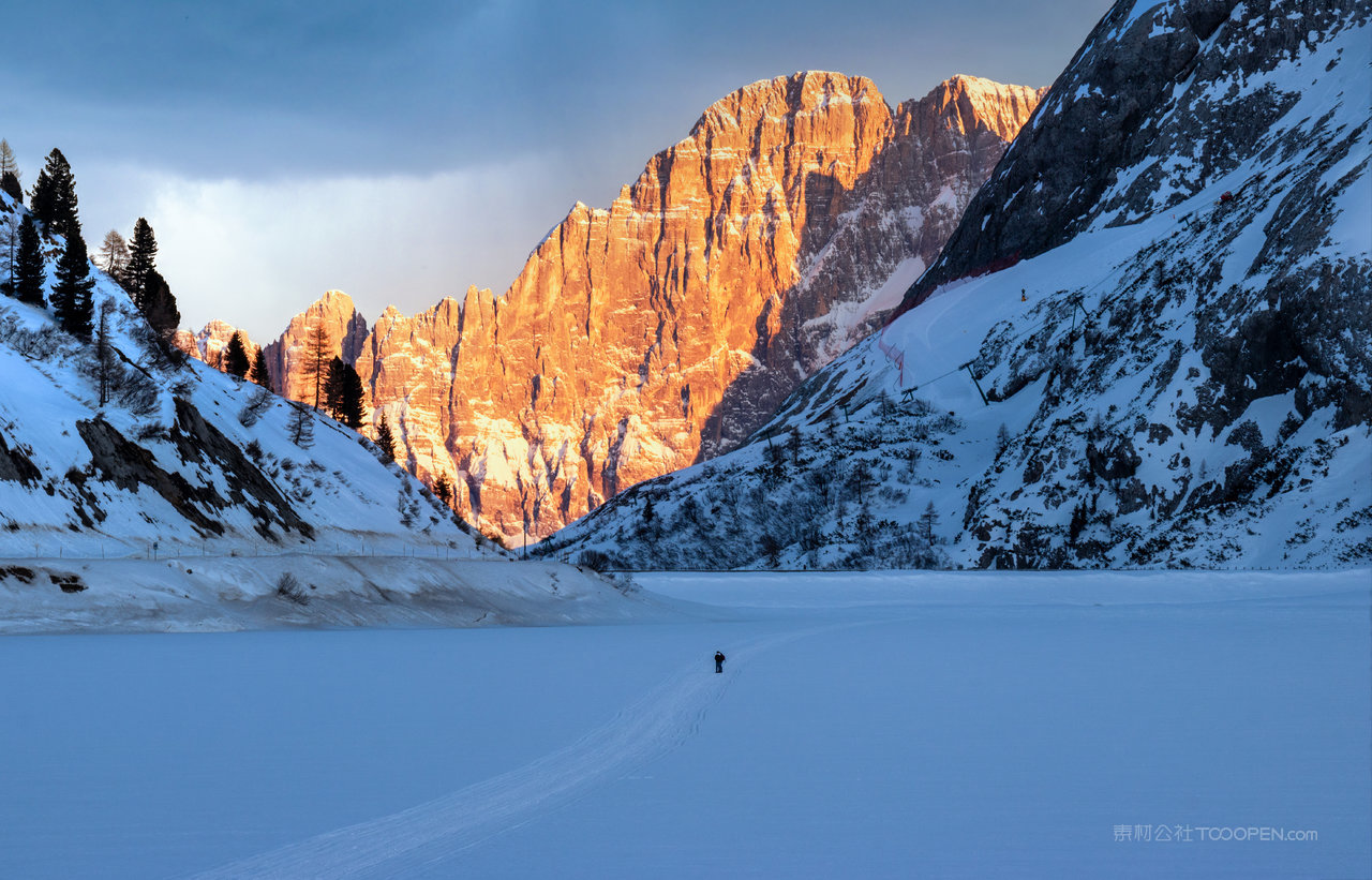 日照金山风景画图片