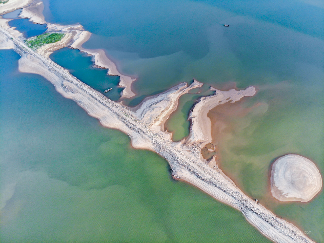 赣江航拍风景画图片