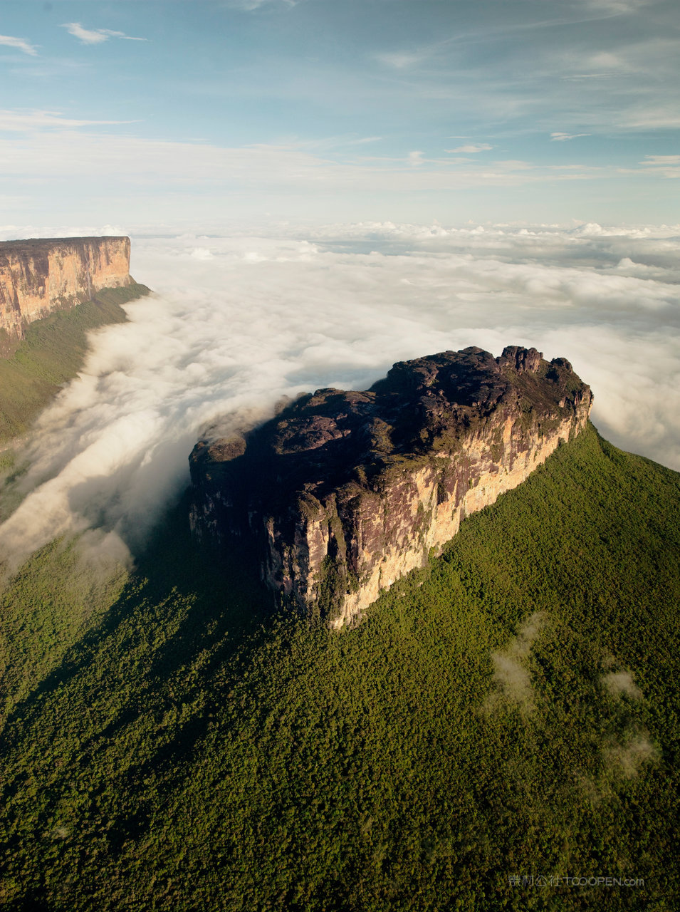 壮丽的罗雷马山