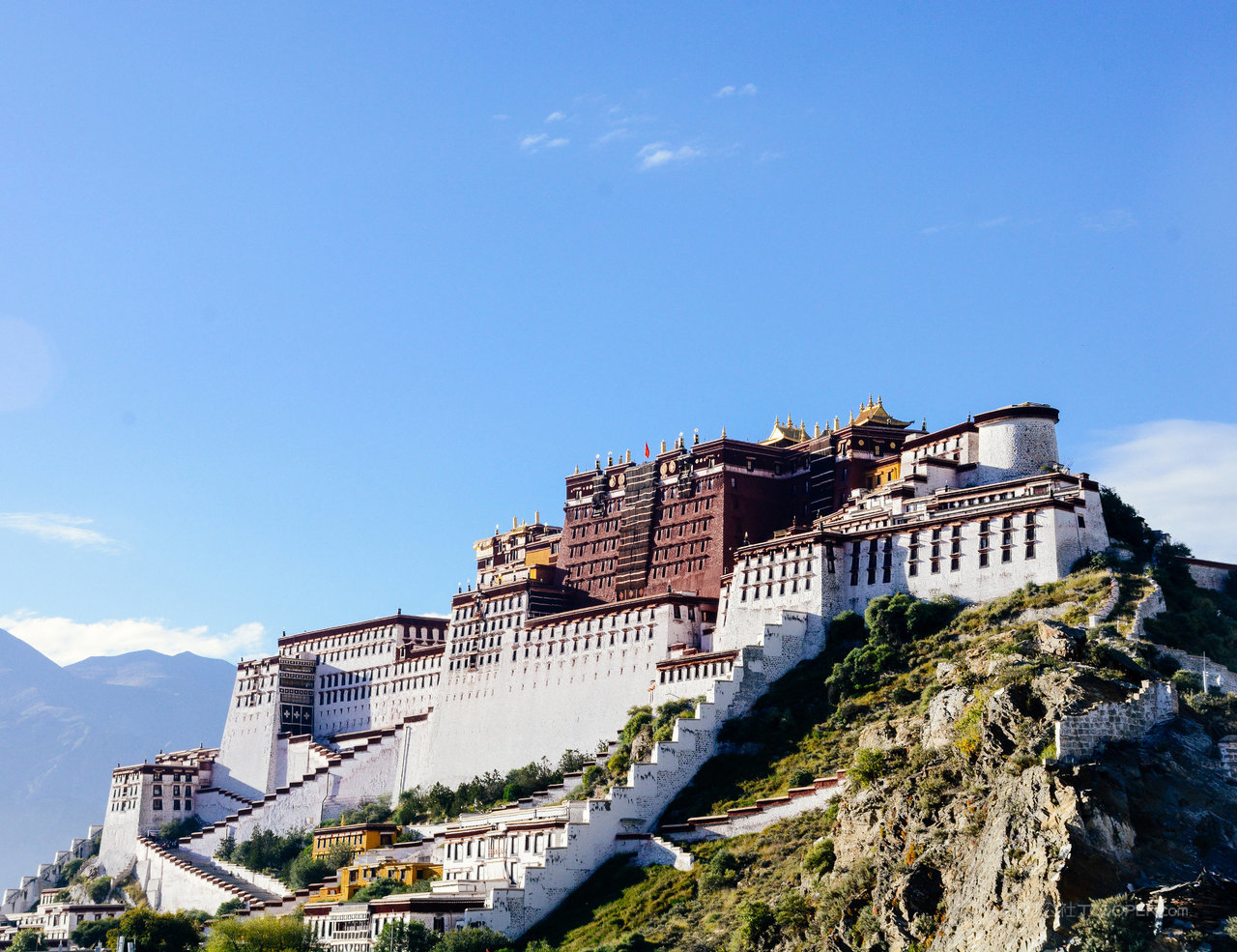 风景摄影蓝天下的布达拉宫
