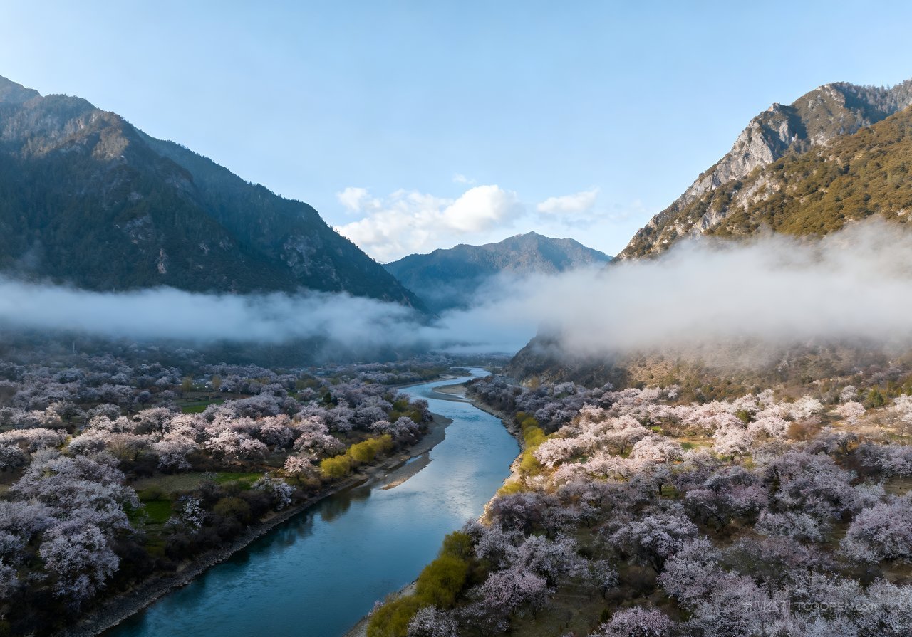 河流春天天空山峰山水风景唯美意境