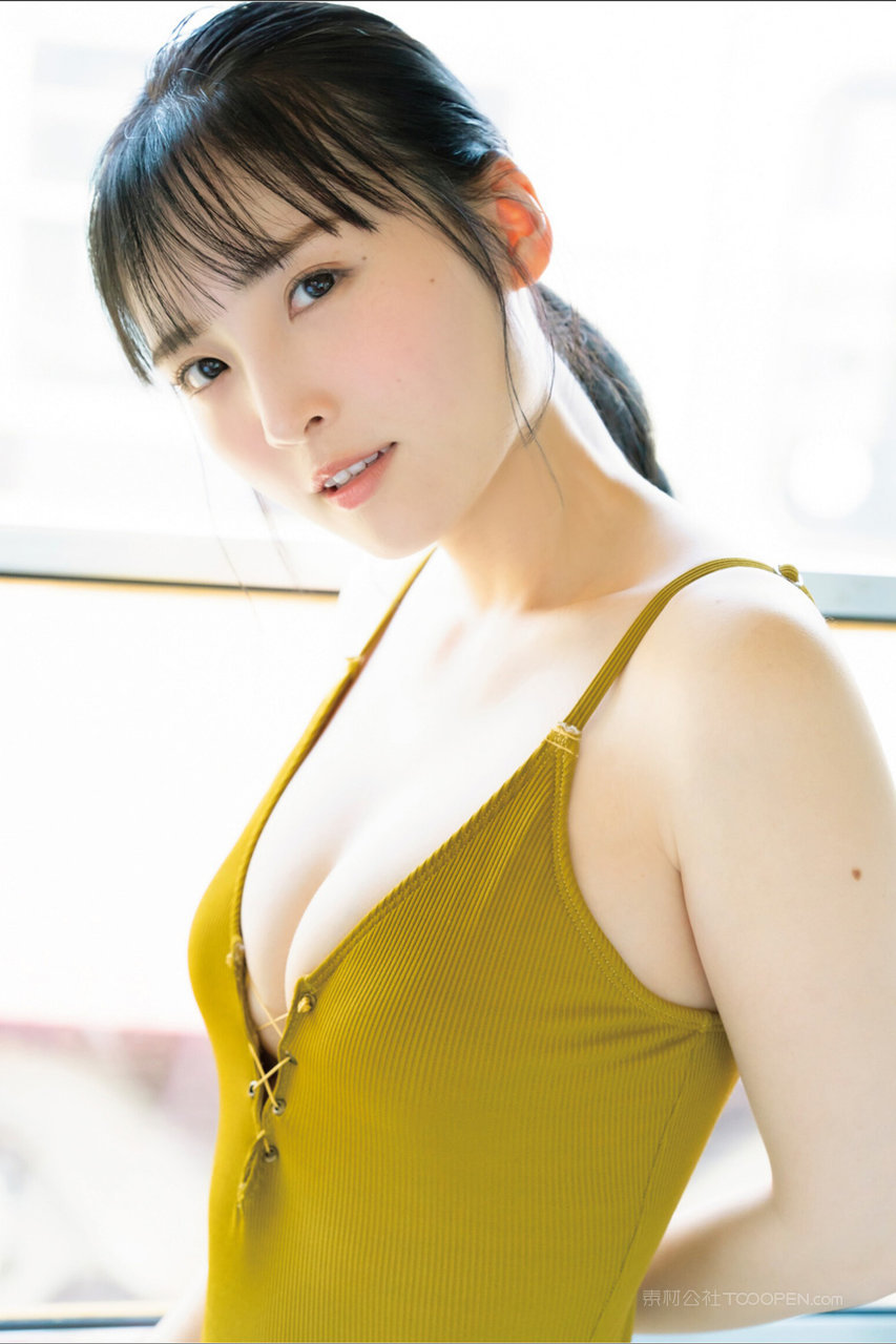 日本MM131亚洲精品久久安然美女黄色泳装图片