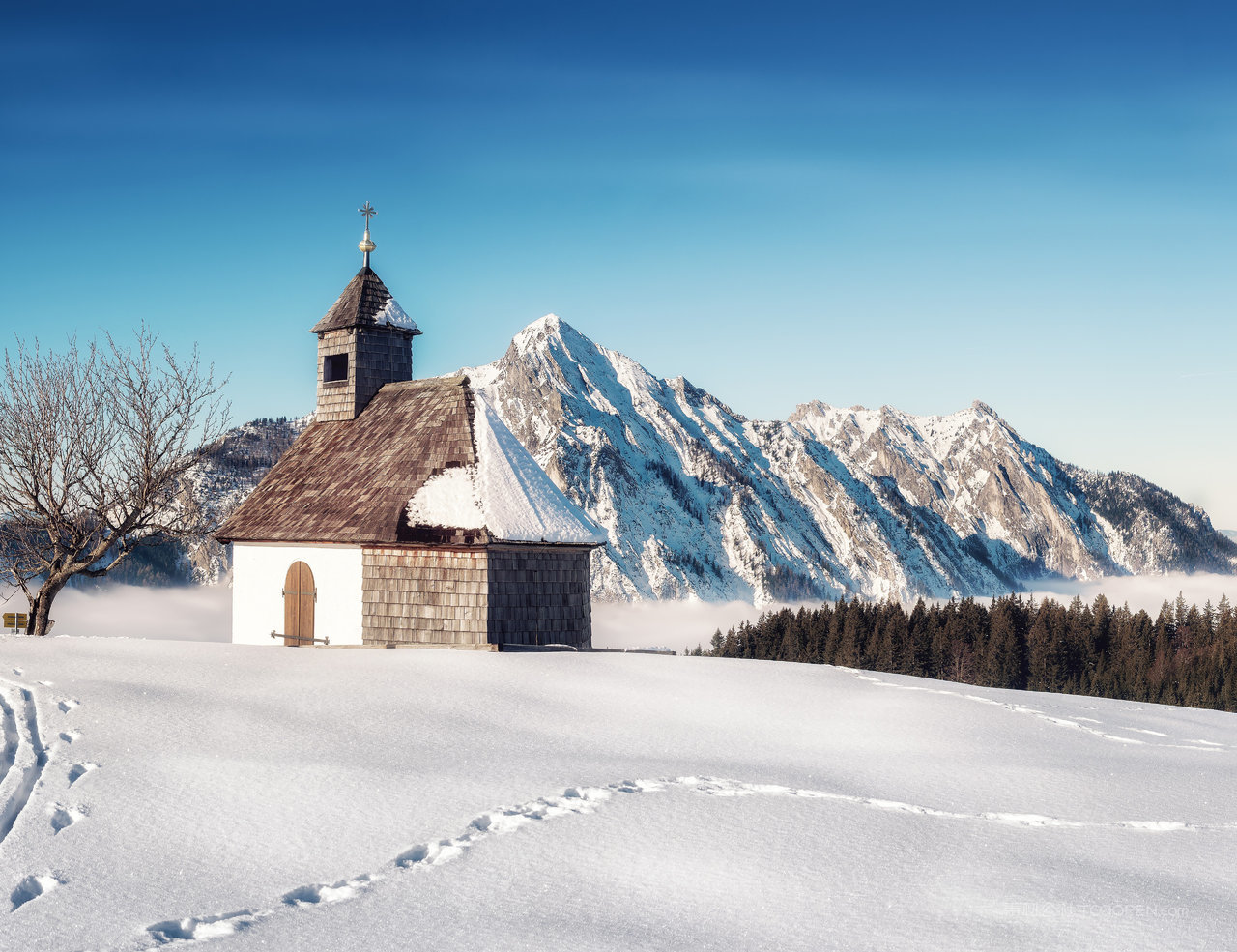 雪山风景画摄影图片