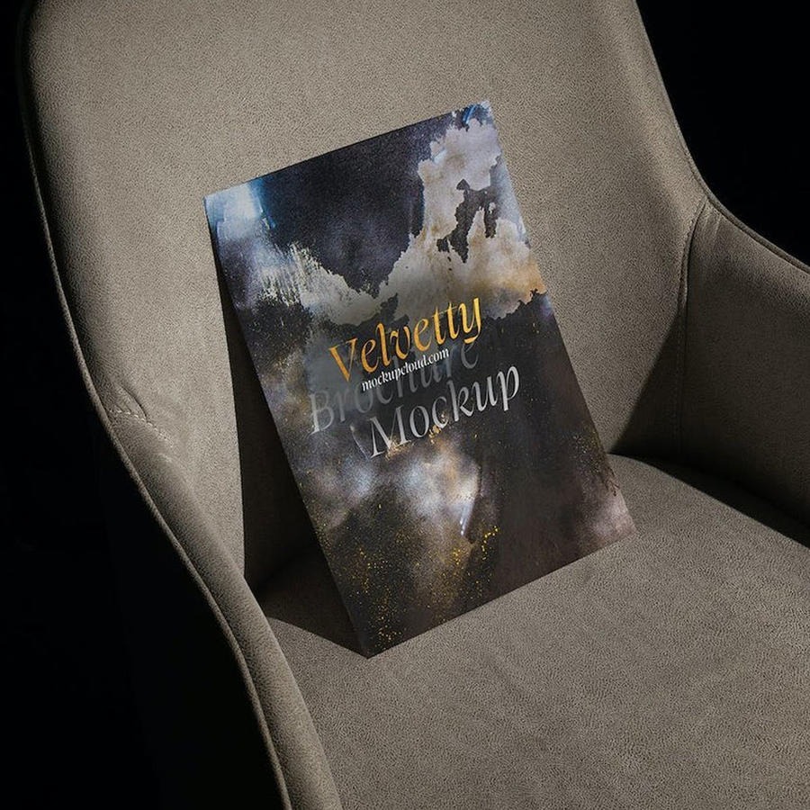 椅子上海报样机